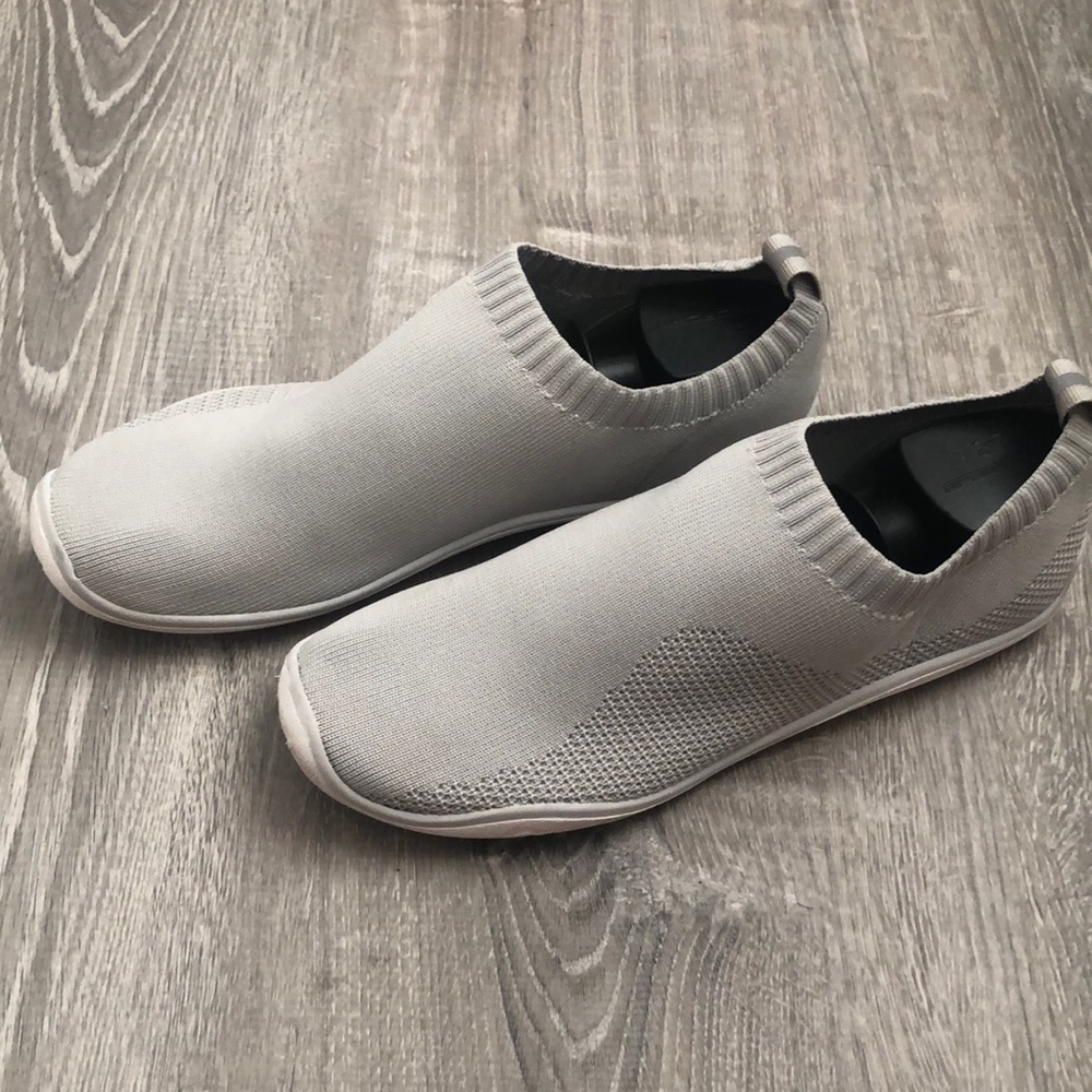 Cheeks Barefoot slide on shoes  Size 10